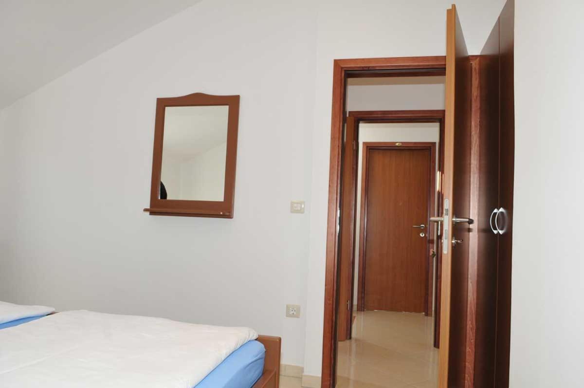 Apartments Mina Poreč Exterior foto